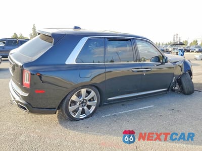 Trzecie zdjęcie samochodu z tyłu: 2020 ROLLS-ROYCE CULLINAN VIN:SLATV4C00LU200933 - miniatura