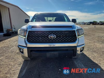 Piąte zdjęcie samochodu w środku: 2020 TOYOTA TUNDRA SR5 VIN:5TFRY5F12LX266659 - miniatura