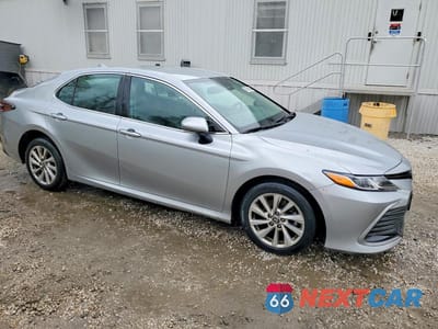 Czwarte zdjęcie samochodu z boku: 2023 TOYOTA CAMRY LE VIN:4T1R11AK5PU747666 - miniatura