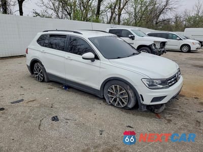 Czwarte zdjęcie samochodu z boku: 2021 VOLKSWAGEN TIGUAN SE VIN:3VV2B7AX1MM035495 - miniatura