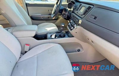 Piąte zdjęcie samochodu w środku: 2017 KIA SEDONA L VIN:KNDMA5C18H6264737 - miniatura