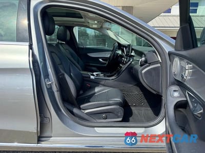 Piąte zdjęcie samochodu w środku: 2015 MERCEDES-BENZ C 300 4MATIC VIN:55SWF4KBXFU006816 - miniatura