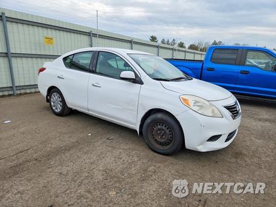 Czwarte zdjęcie samochodu z boku: 2014 NISSAN VERSA 1.6 S VIN:3N1CN7AP5EL872707 - miniatura