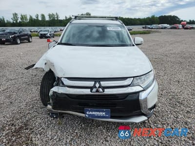 Piąte zdjęcie samochodu w środku: 2016 MITSUBISHI OUTLANDER ES VIN:JA4AD3A30GZ035978 - miniatura