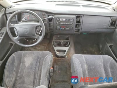 Zdjęcie 8 z 12 samochodu: 2004 DODGE DAKOTA QUAD SPORT VIN:1D7HL38N34S769037 - miniatura