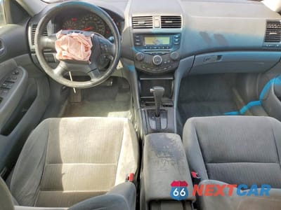 Zdjęcie 8 z 13 samochodu: 2005 HONDA ACCORD LX VIN:1HGCM56425A119762 - miniatura