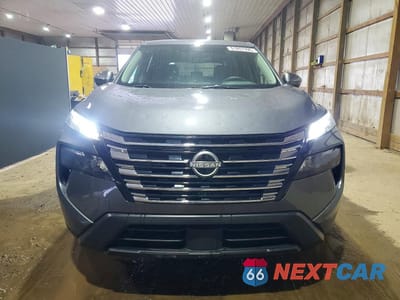 Piąte zdjęcie samochodu w środku: 2025 NISSAN ROGUE SV VIN:5N1BT3BB3SC672504 - miniatura
