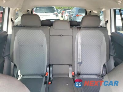 Zdjęcie 10 z 13 samochodu: 2018 VOLKSWAGEN TIGUAN VIN:3VV0B7AX8JM104105 - miniatura