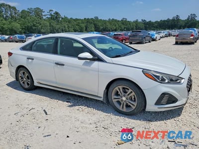 Czwarte zdjęcie samochodu z boku: 2018 HYUNDAI SONATA SPORT VIN:5NPE34AFXJH671199 - miniatura