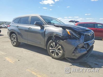 Czwarte zdjęcie samochodu z boku: 2023 TOYOTA HIGHLANDER XLE VIN:5TDKDRAH1PS038107 - miniatura