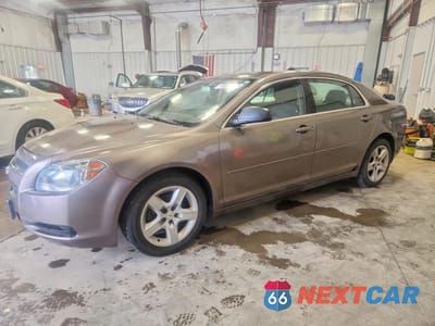2011 CHEVROLET MALIBU LS 1G1ZB5E17BF358432 - główne zdjęcie licytacji z USA - miniatura