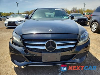 Piąte zdjęcie samochodu w środku: 2018 MERCEDES-BENZ C 300 4MATIC VIN:55SWF4KB4JU271269 - miniatura