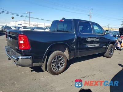 Trzecie zdjęcie samochodu z tyłu: 2025 RAM 1500 LARAMIE VIN:1C6SRFJP2SN542744 - miniatura
