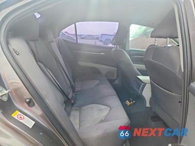 Zdjęcie 10 z 12 samochodu: 2018 TOYOTA CAMRY LE VIN:4T1B11HK1JU613848 - miniatura