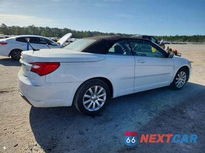 Trzecie zdjęcie samochodu z tyłu: 2013 CHRYSLER 200 TOURING VIN:1C3BCBEG0DN659517 - miniatura