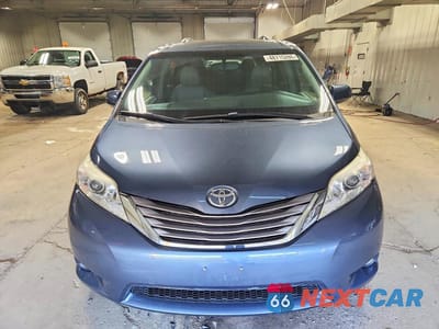 Piąte zdjęcie samochodu w środku: 2016 TOYOTA SIENNA XLE PREMIUM 8-PASSENGER VIN:5TDYK3DC0GS745258 - miniatura
