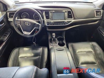 Zdjęcie 8 z 14 samochodu: 2018 TOYOTA HIGHLANDER LIMITED VIN:5TDDZRFH2JS846038 - miniatura