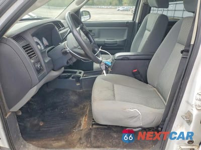 Zdjęcie 7 z 12 samochodu: 2008 DODGE DAKOTA SXT VIN:1D7HW38N48S535051 - miniatura