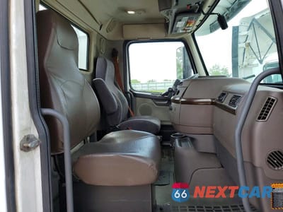 Zdjęcie 10 z 12 samochodu: 2018 VOLVO VN VNL VIN:4V4N39TG6JN892760 - miniatura