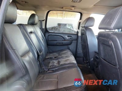 Zdjęcie 11 z 13 samochodu: 2013 CHEVROLET SUBURBAN VIN:1GNSCHE02DR212835 - miniatura