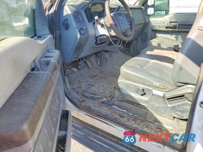 Zdjęcie 8 z 12 samochodu: 2011 FORD F-250 SUPER DUTY VIN:1FT7X2ATXBEB29190 - miniatura