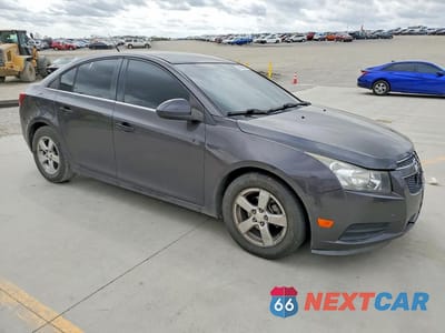 Czwarte zdjęcie samochodu z boku: 2014 CHEVROLET CRUZE LT VIN:1G1PC5SB9E7262513 - miniatura