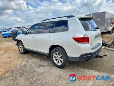 Drugie zdjęcie samochodu z przodu: 2011 TOYOTA HIGHLANDER BASE VIN:5TDZA3EH2BS015328 - miniatura