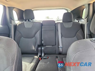 Zdjęcie 10 z 13 samochodu: 2015 JEEP CHEROKEE LATITUDE VIN:1C4PJMCB8FW626501 - miniatura