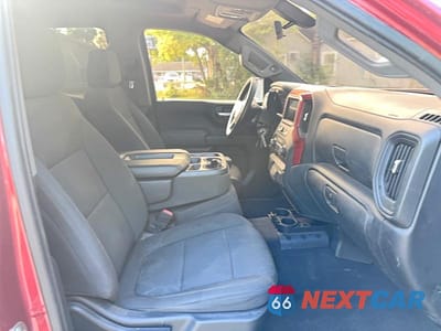 Piąte zdjęcie samochodu w środku: 2020 CHEVROLET SILVERADO C1500 CUSTOM VIN:1GCRWBEK2LZ211633 - miniatura