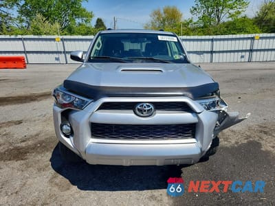Piąte zdjęcie samochodu w środku: 2015 TOYOTA 4RUNNER TRAIL VIN:JTEBU5JR5F5250493 - miniatura