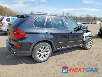 Trzecie zdjęcie samochodu z tyłu: 2011 BMW X5 XDRIVE35I VIN:5UXZV4C50BL411471 - miniatura