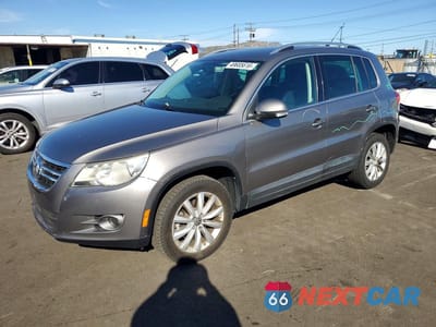2011 VOLKSWAGEN TIGUAN S WVGAV7AX2BW504233 - główne zdjęcie licytacji z USA - miniatura