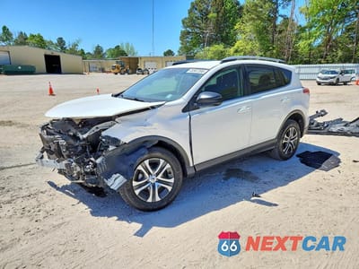 2018 TOYOTA RAV4 LE 2T3ZFREV2JW429376 - główne zdjęcie licytacji z USA - miniatura