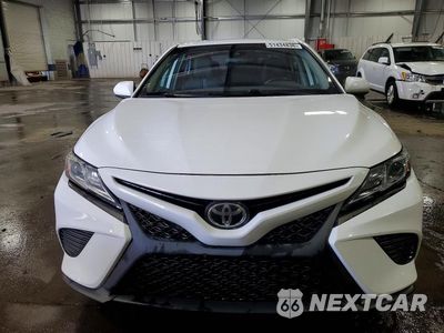 Piąte zdjęcie samochodu w środku: 2019 TOYOTA CAMRY SE VIN:4T1B11HK6KU707063 - miniatura