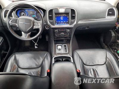 Zdjęcie 8 z 13 samochodu: 2016 CHRYSLER 300C VIN:2C3CCAKGXGH344076 - miniatura
