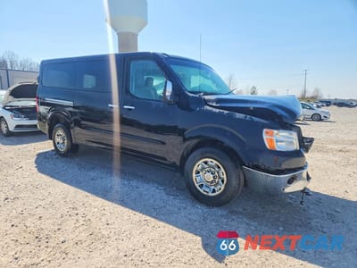 Czwarte zdjęcie samochodu z boku: 2015 NISSAN NV 3500 HD SL VIN:5BZAF0AA8FN850657 - miniatura