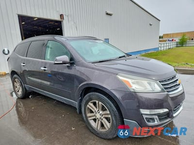 Czwarte zdjęcie samochodu z boku: 2017 CHEVROLET TRAVERSE LT VIN:1GNKVGKDXHJ127581 - miniatura