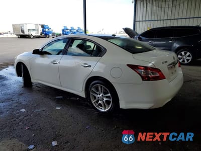 Drugie zdjęcie samochodu z przodu: 2010 NISSAN MAXIMA 3.5 S VIN:1N4AA5APXAC828931 - miniatura