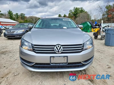 Piąte zdjęcie samochodu w środku: 2014 VOLKSWAGEN PASSAT S VIN:1VWAT7A30EC068881 - miniatura