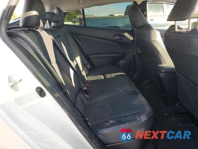 Zdjęcie 10 z 12 samochodu: 2016 TOYOTA PRIUS THREE TOURING VIN:JTDKARFU0G3008810 - miniatura