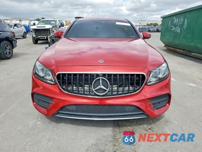 Piąte zdjęcie samochodu w środku: 2019 MERCEDES-BENZ E 300 VIN:WDDZF4JB3KA616405 - miniatura