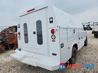 Trzecie zdjęcie samochodu z tyłu: 2014 FORD ECONOLINE E350 SUPER DUTY CUTAWAY VAN VIN:1FDWE3FL9EDA91182 - miniatura