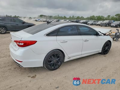 Trzecie zdjęcie samochodu z tyłu: 2015 HYUNDAI SONATA LIMITED 2.0T VIN:5NPE34AB9FH251292 - miniatura