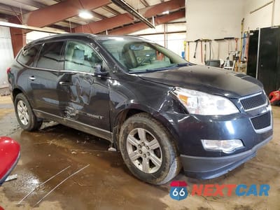 Czwarte zdjęcie samochodu z boku: 2009 CHEVROLET TRAVERSE LT VIN:1GNEV23D19S120612 - miniatura