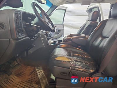 Zdjęcie 7 z 12 samochodu: 2003 GMC SIERRA K2500 HEAVY DUTY VIN:1GTHK29G13E205200 - miniatura