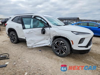 Czwarte zdjęcie samochodu z boku: 2025 BUICK ENCLAVE SPORT TOURING VIN:5GAERBRS5SJ107619 - miniatura