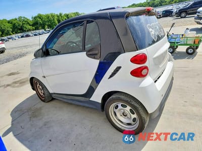 Drugie zdjęcie samochodu z przodu: 2013 SMART FORTWO PURE VIN:WMEEJ3BA8DK666805 - miniatura