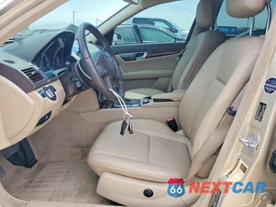 Zdjęcie 7 z 11 samochodu: 2010 MERCEDES-BENZ C 300 VIN:WDDGF5EB4AR127986 - miniatura