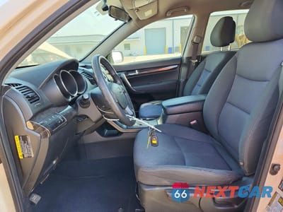 Zdjęcie 7 z 13 samochodu: 2012 KIA SORENTO LX VIN:5XYKT3A17CG191553 - miniatura