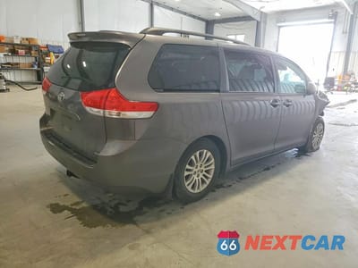 Trzecie zdjęcie samochodu z tyłu: 2011 TOYOTA SIENNA XLE 8-PASSENGER VIN:5TDYK3DC3BS040656 - miniatura